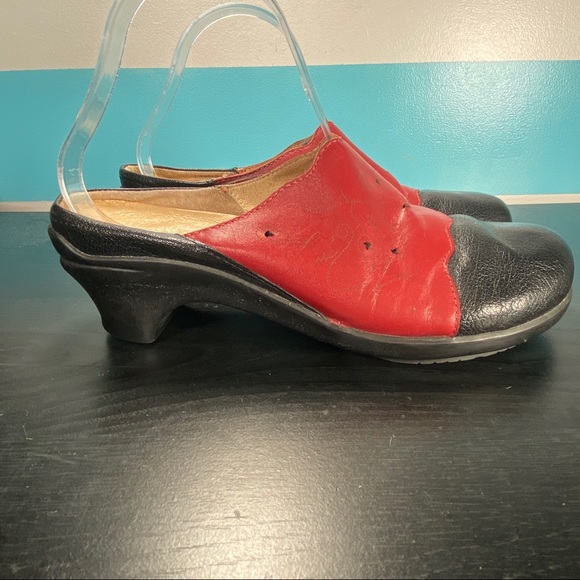aravon Shoes - Aravon sandals slip on red/black womens size 8.5